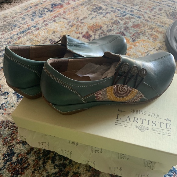 L'Artiste by Spring Step Leather Slip-On Shoes - Agacia - Picture 2 of 4